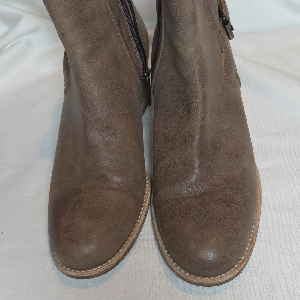 Aquatalia Taupe Ankle Booties with Buckle/Tan Sz 7 1/2. - Picture 8 of 8